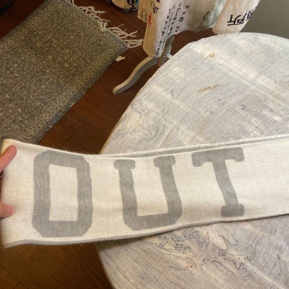 Fundraiser Item-AEROPOSTALE Knit scarf “chill out” gray and white - Picture 4 of 10